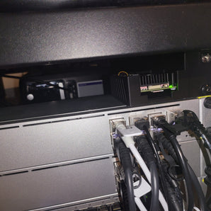 Caja de montaje en rack para Raspberry Pi 5 con puertos orientados hacia atrás