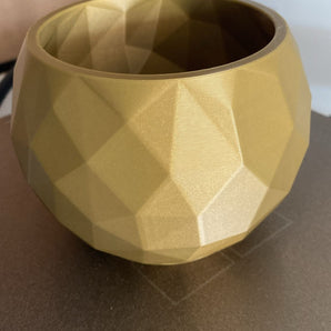 Low Poly Skål i Revnet Sten Design