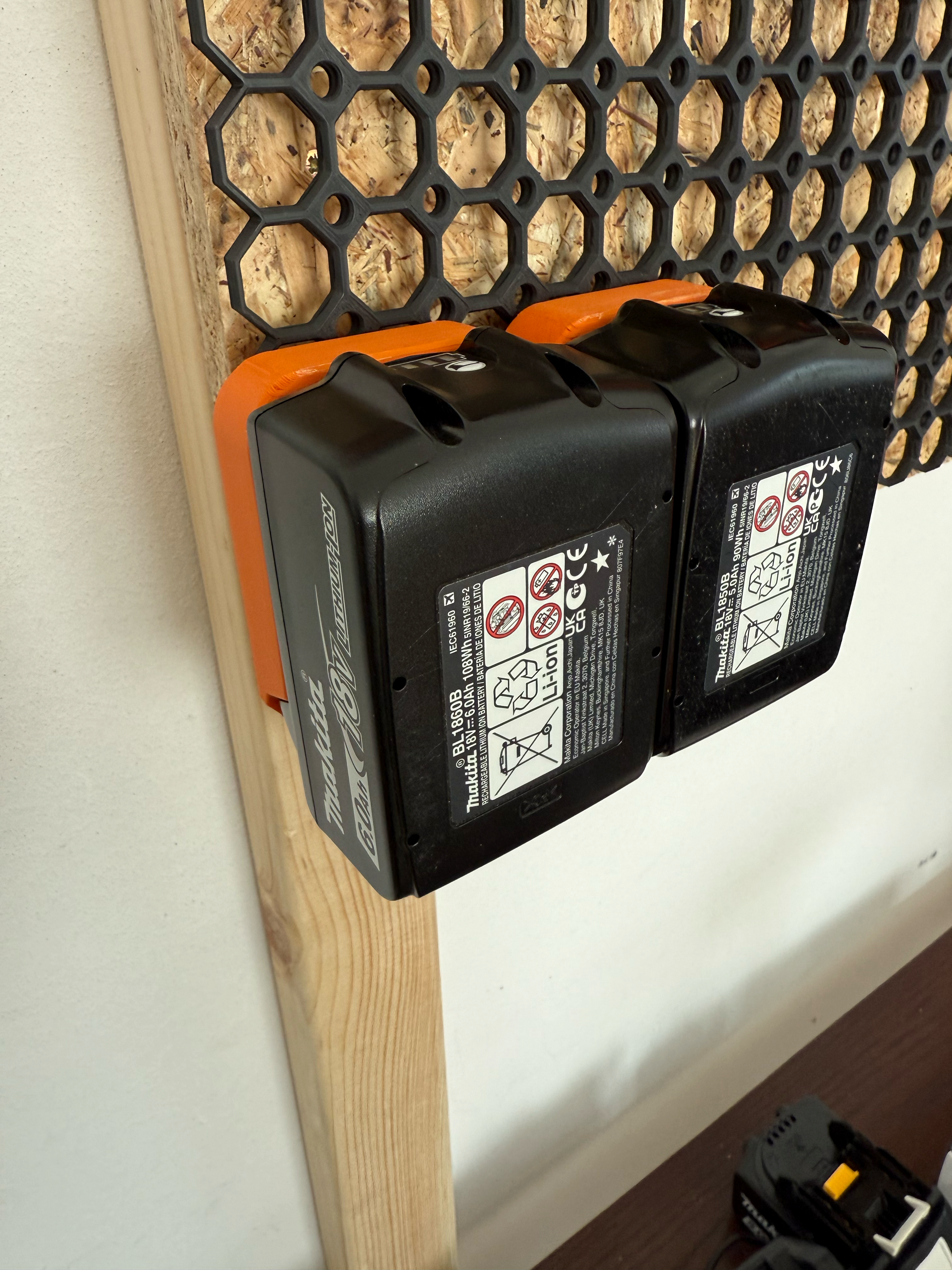 Soporte de batería Makita LXT para Multiboard con bloqueo de perno en T