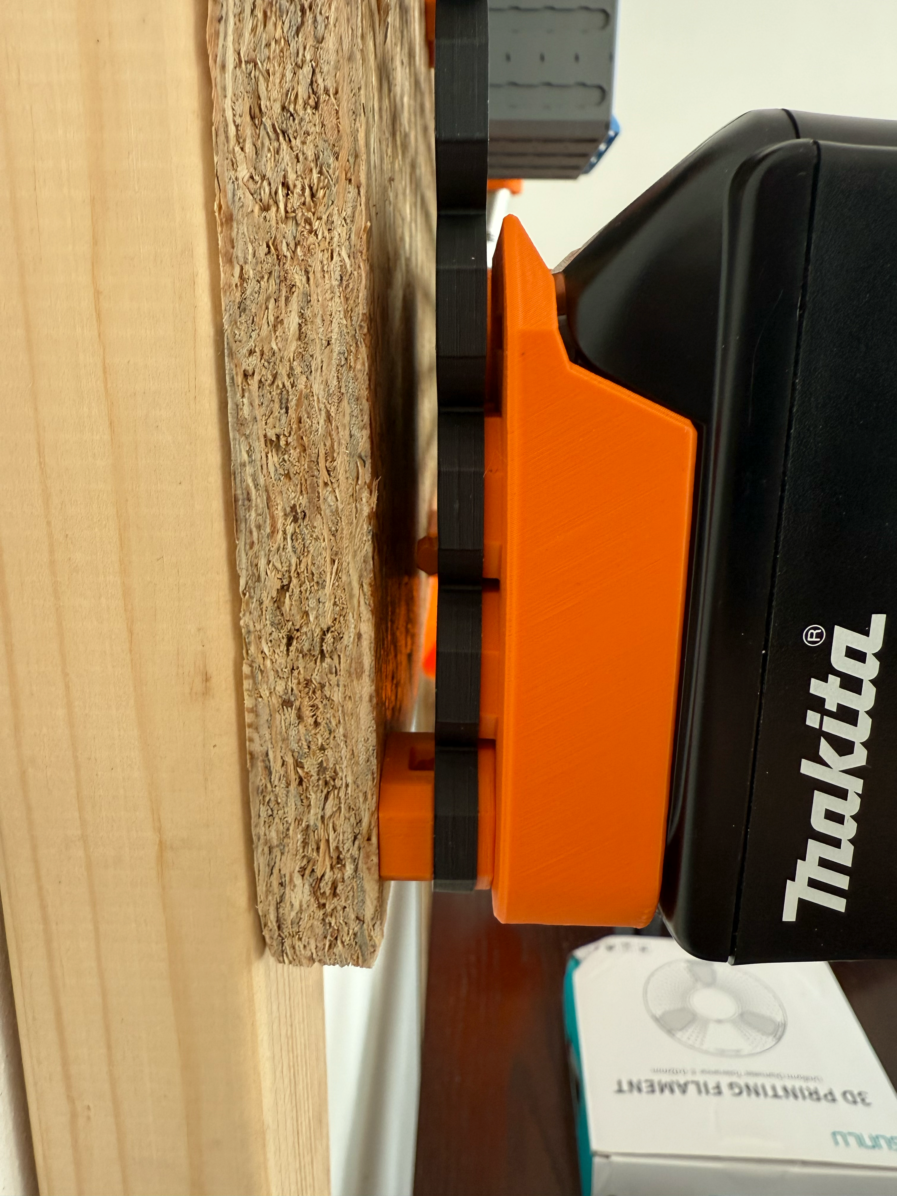 Soporte de batería Makita LXT para Multiboard con bloqueo de perno en T