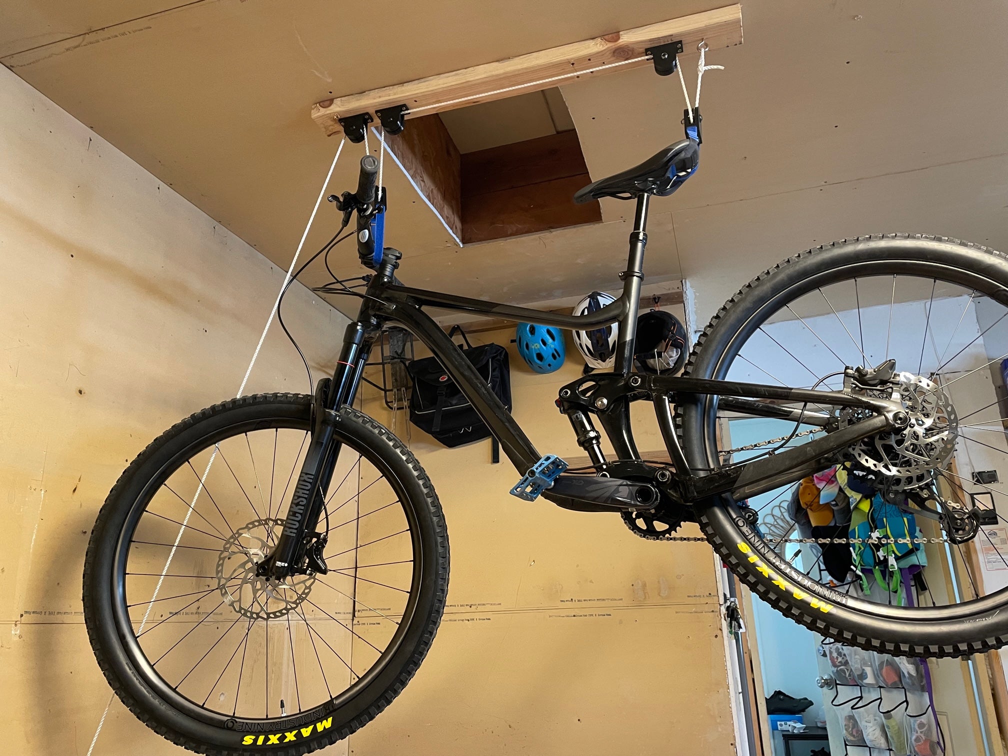 Almacenamiento para bicicletas - Elevador de poleas (actualizado)