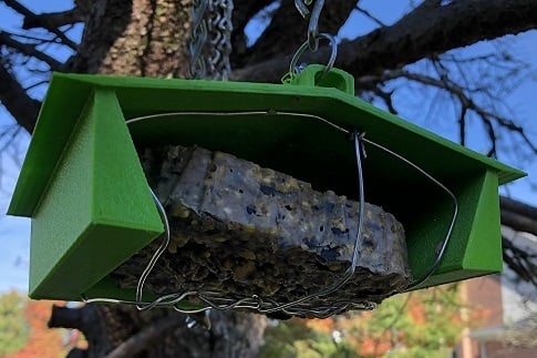 Soporte de sebo / comedero para pájaros a prueba de ardillas