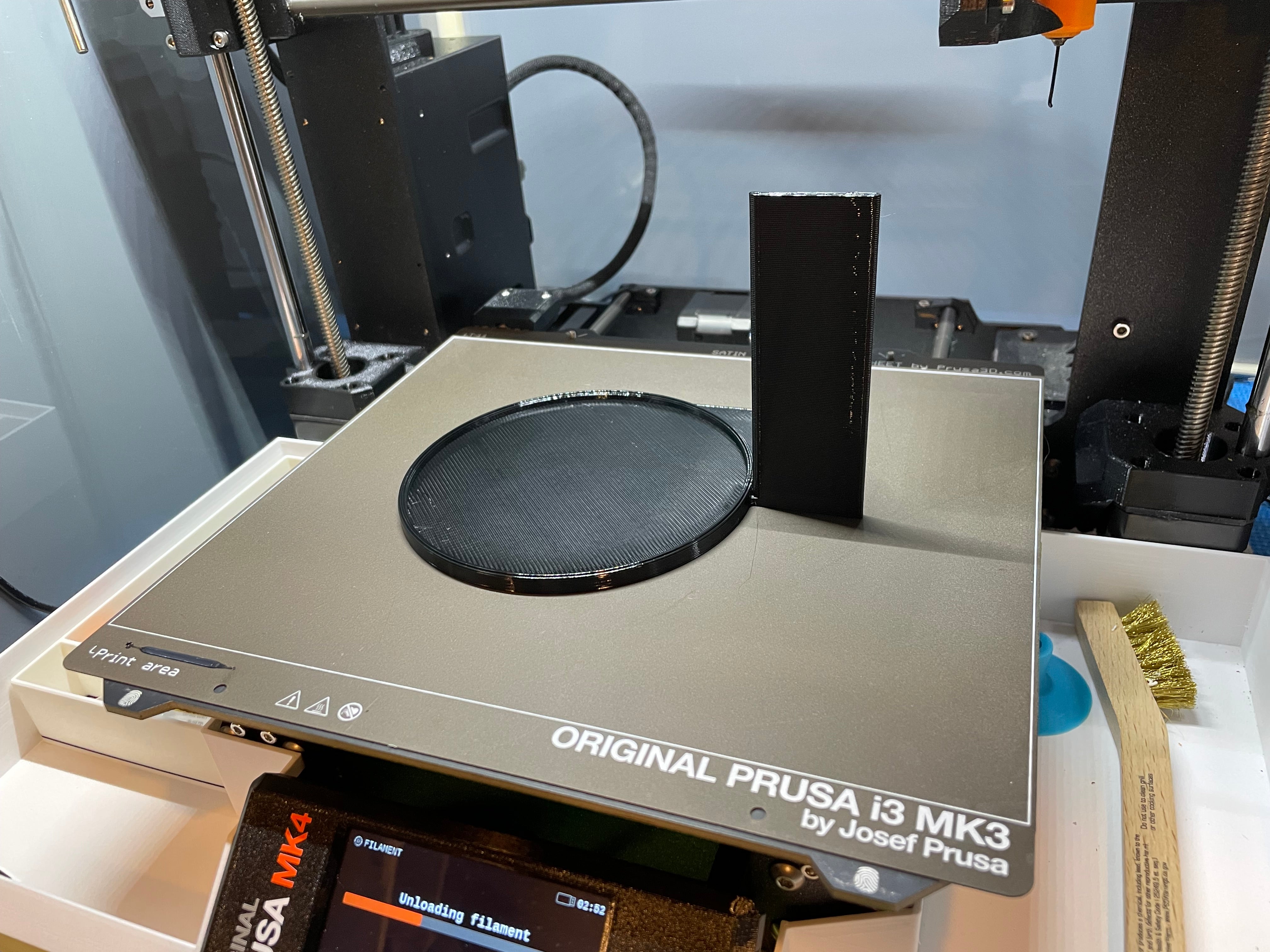 Estante redondo para altavoz para montaje en pantalla