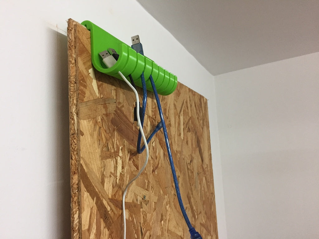 Soporte de cable USB para tablones de madera OSB