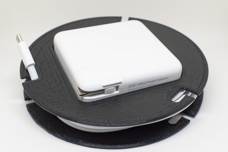 Organizador de cables para adaptador de corriente USB-C de 61 W - MacBook Pro 13' (2017)