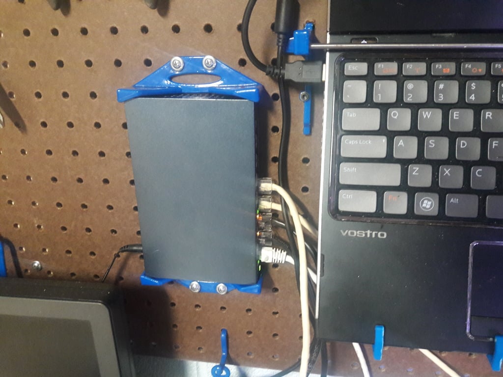 Switch TP-Link de 8 puertos para montaje en pared