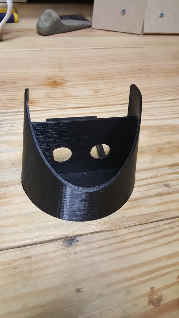 Soporte de pared para teclado y ratón