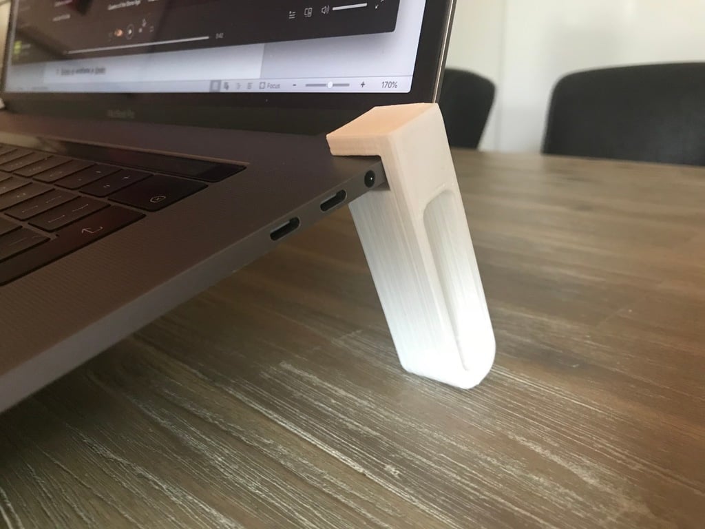 Soporte para MacBook Pro para un espacio de trabajo optimizado
