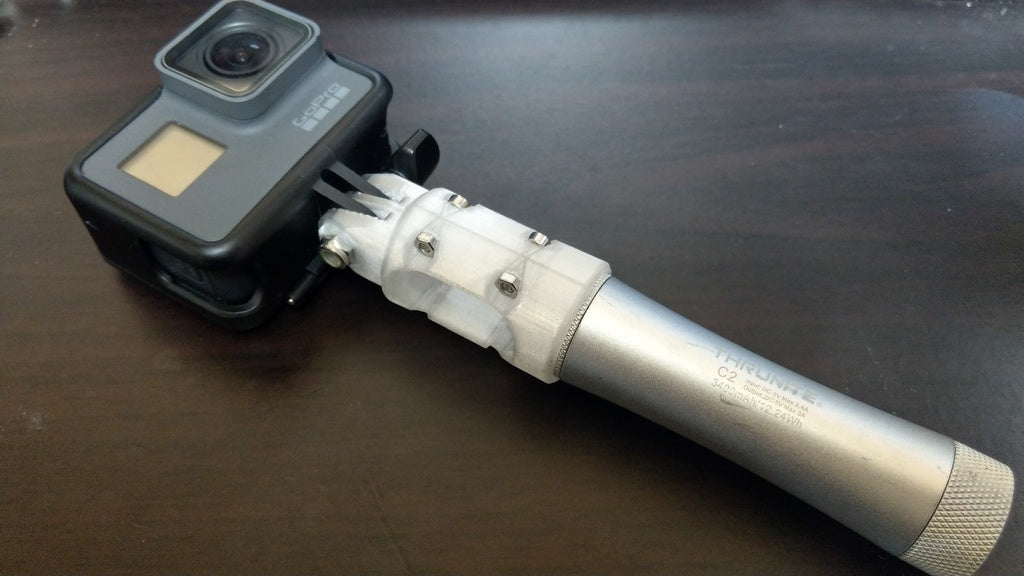 Empuñadura ThruNite C2 para GoPro con función de carga integrada