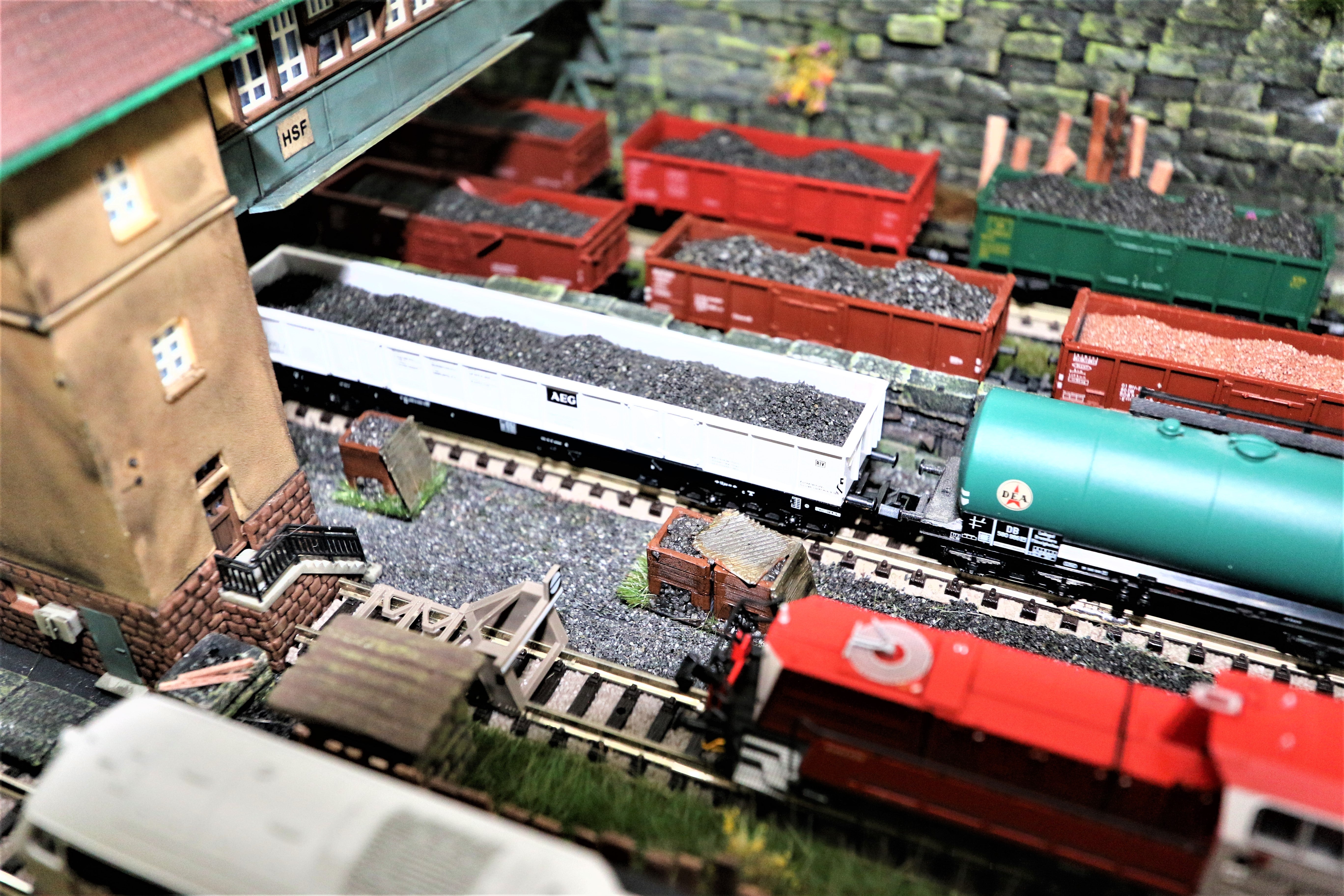 Cajas de arena y grava a escala N para modelismo ferroviario