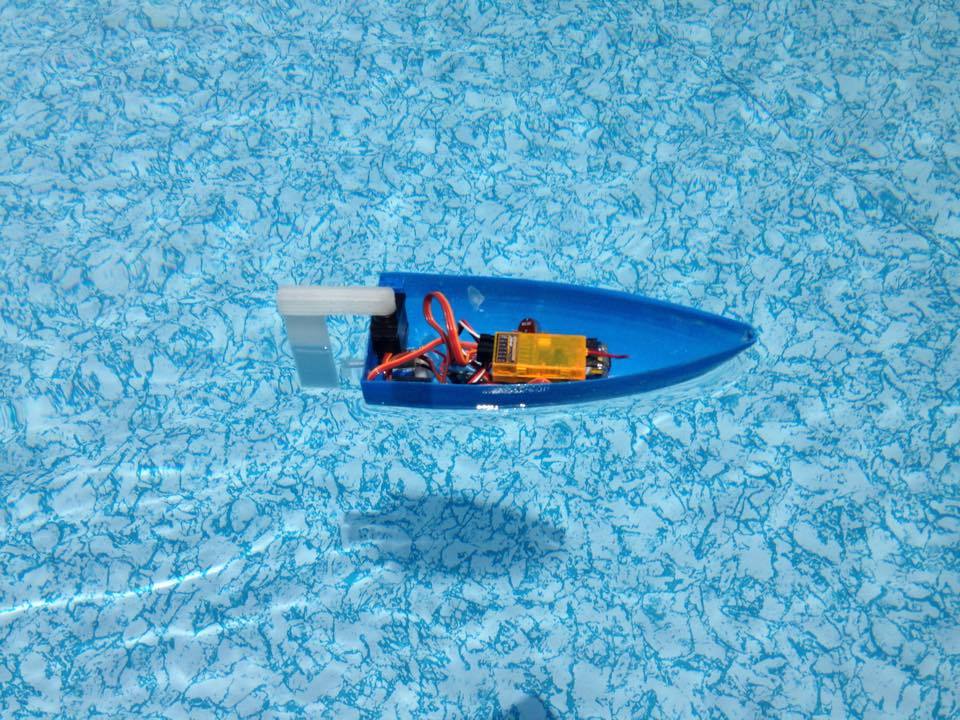 Barco RC simple