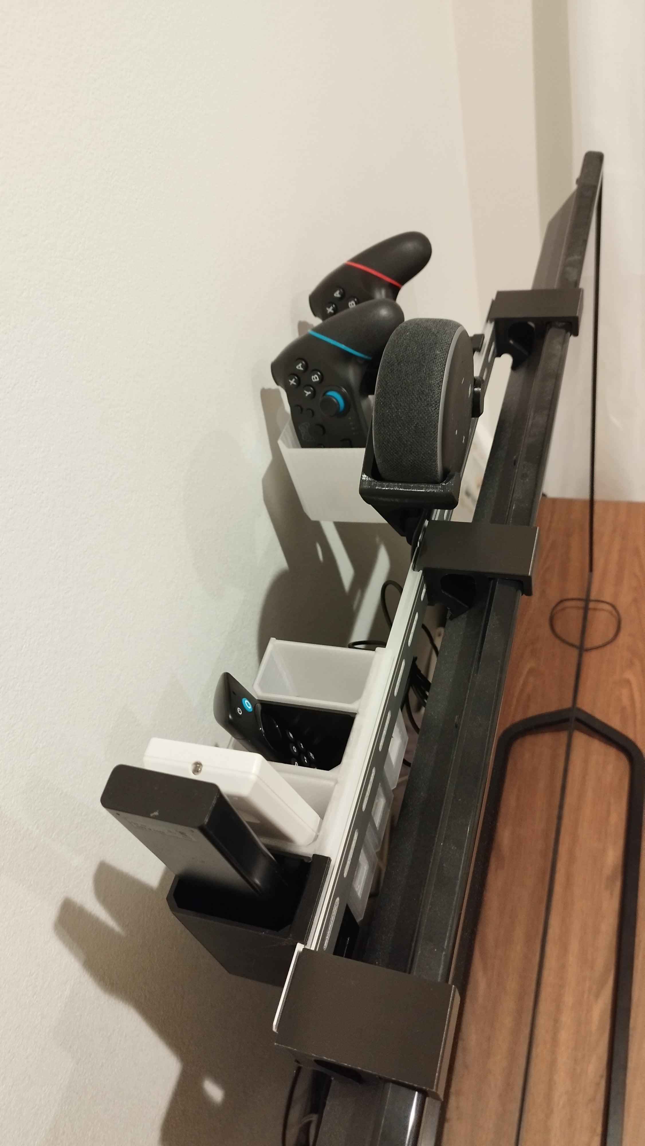Soporte de control remoto para TV con riel DIN