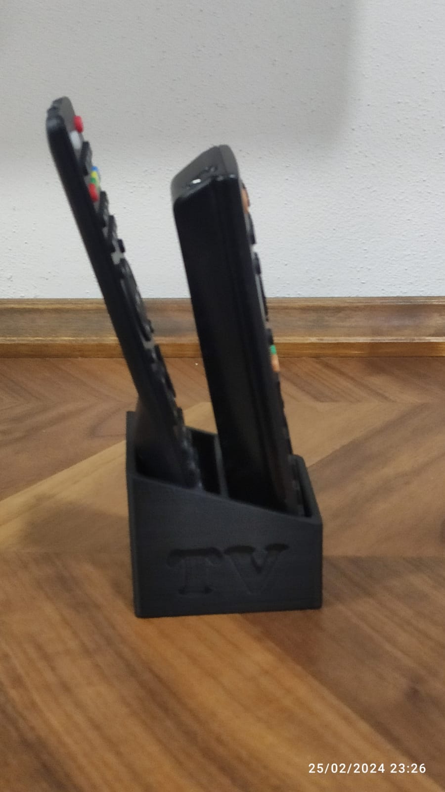 Soporte para mando a distancia de TV para la cocina