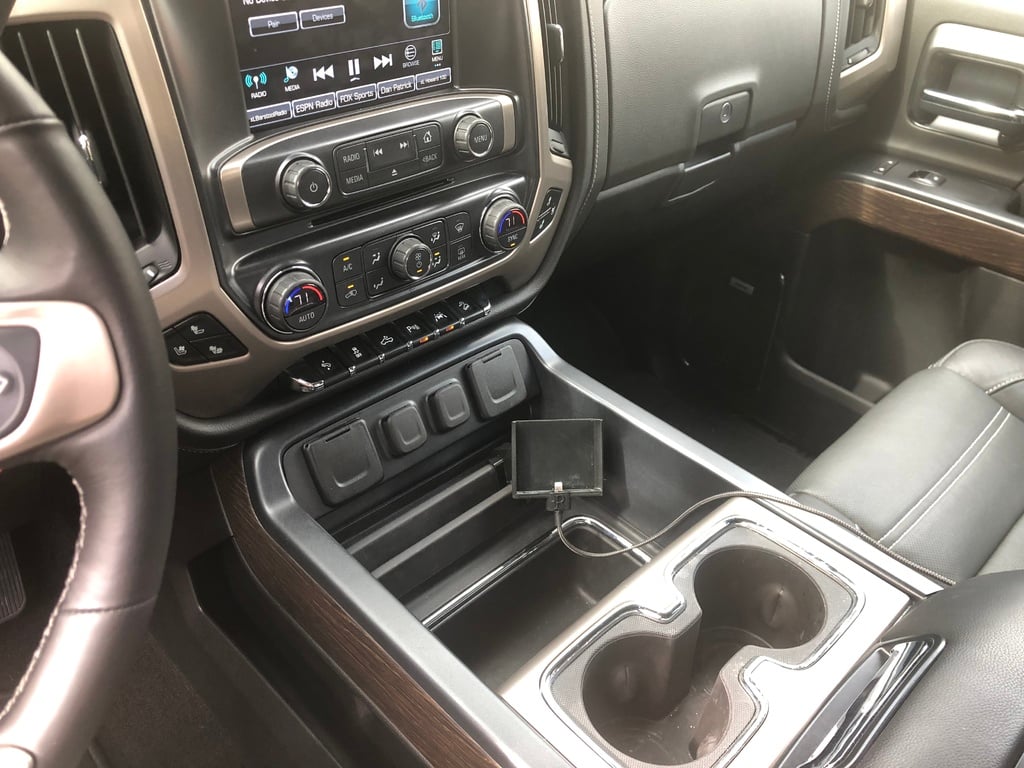 Soporte para iPhone para GMC Sierra/Chevrolet Silverado (2014-2018) con consola central