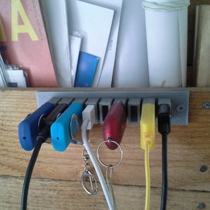 Prácticos sujetacables USB - Juego de 9 unidades