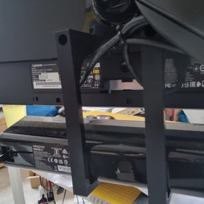 Estante con montaje VESA para barra de sonido y altavoces