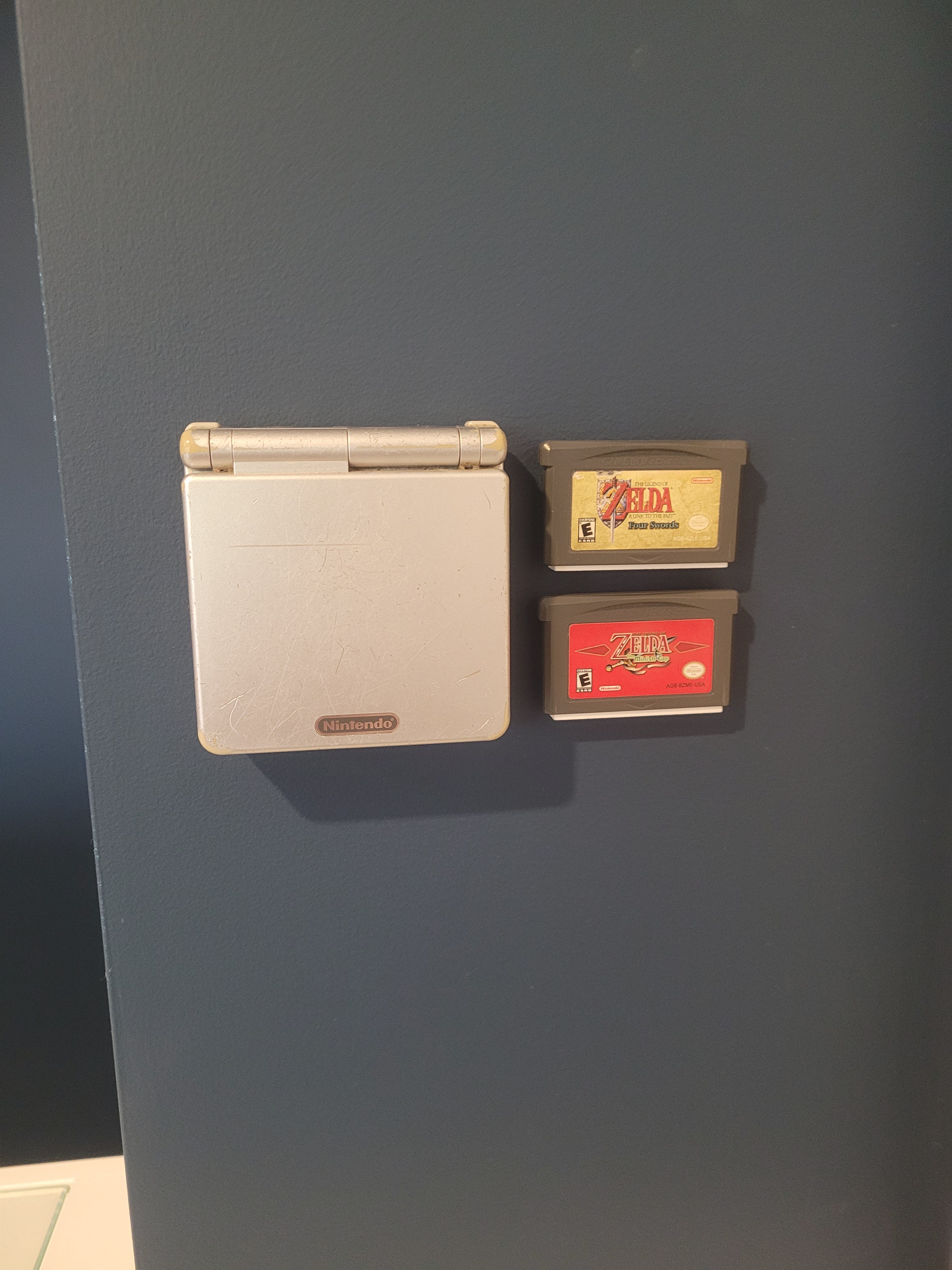 Pantalla de montaje en pared para Gameboy Advance SP