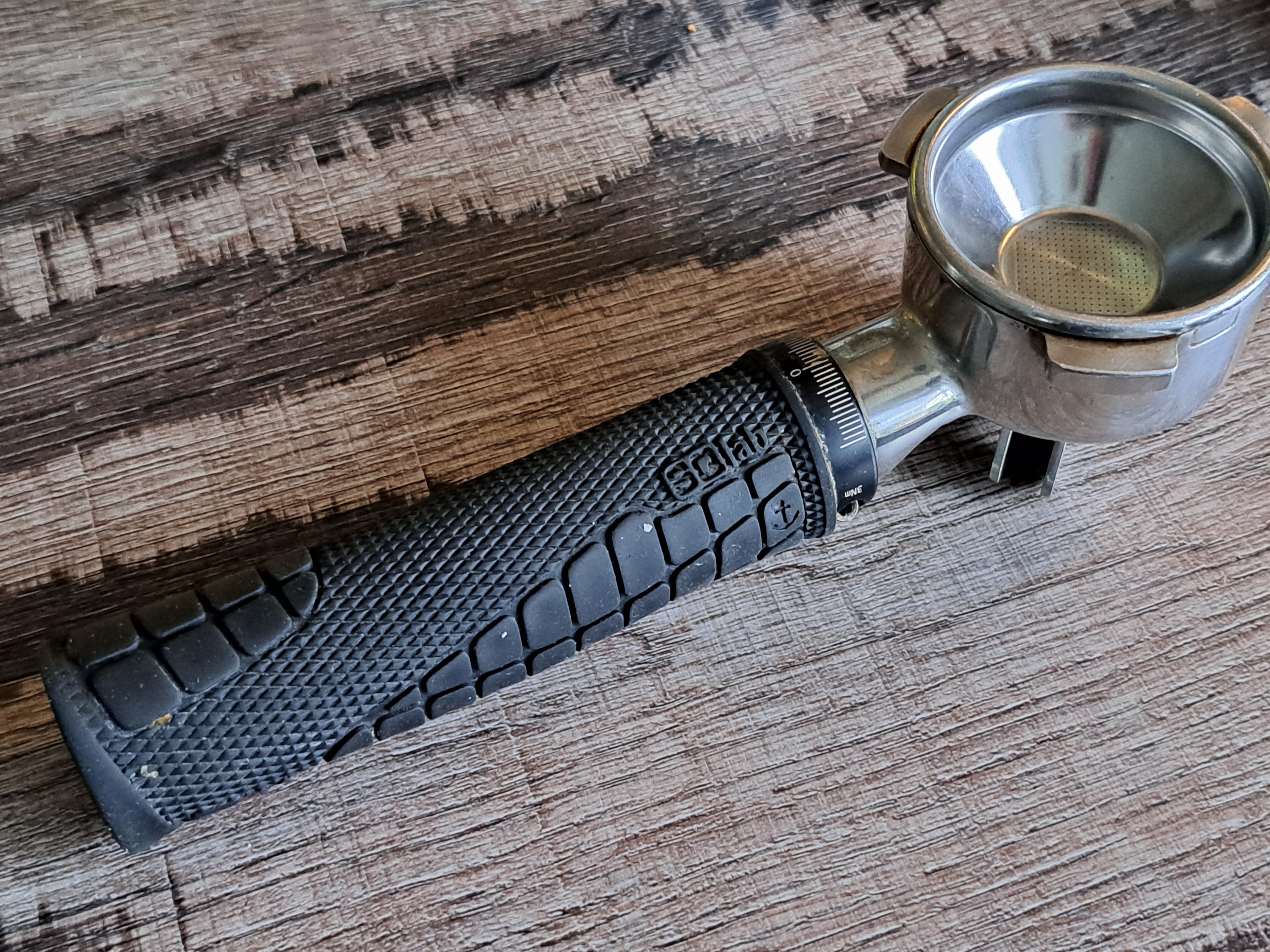 Adaptador de agarre MTB para portafiltros - Sage Barista