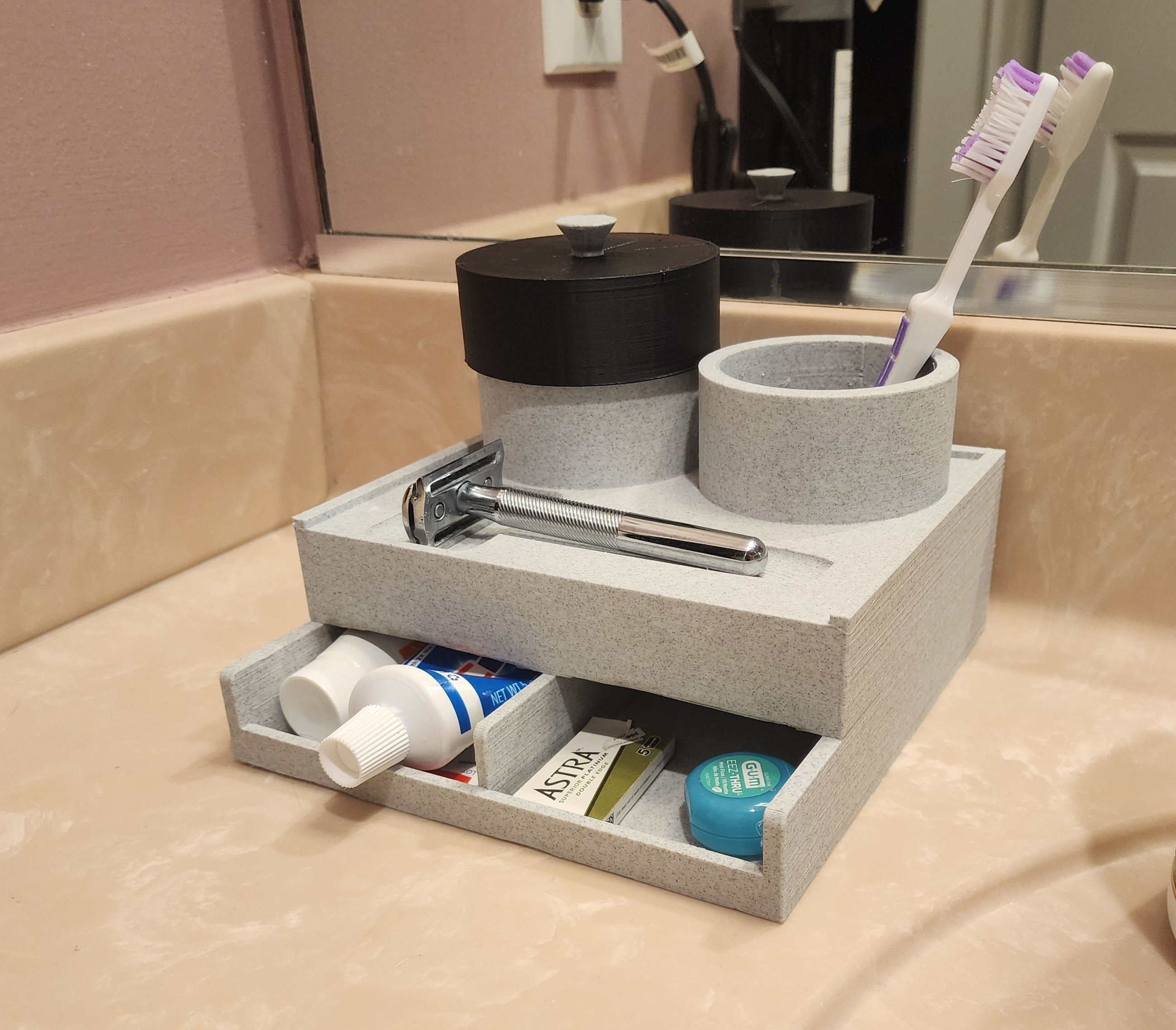 Organizador de fregadero Fang Alt – Almacenamiento inteligente para el baño
