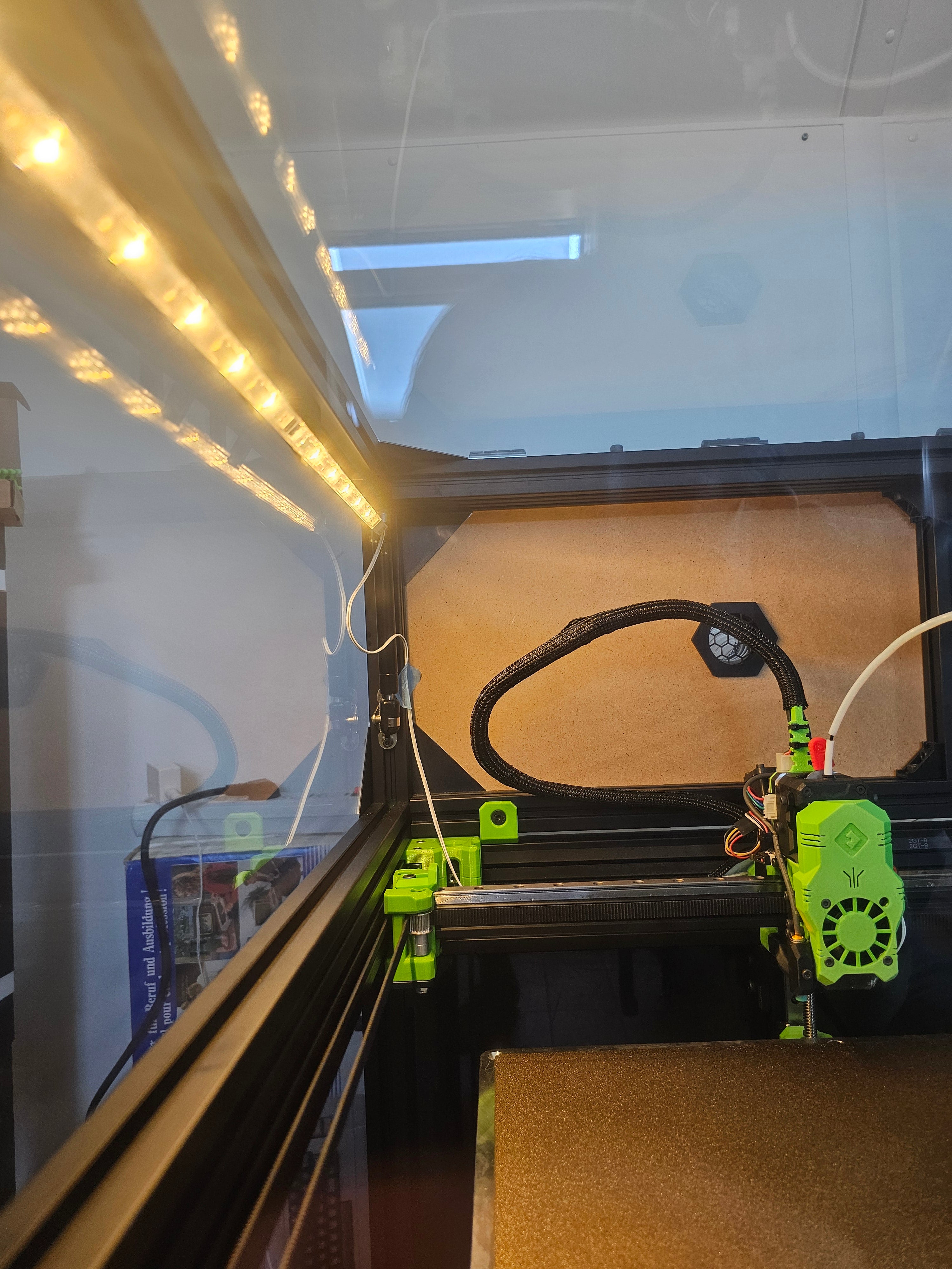 Tira de LED IKEA Ledberg recortada para extrusiones 3030 (compatible con RatRig V-Core)