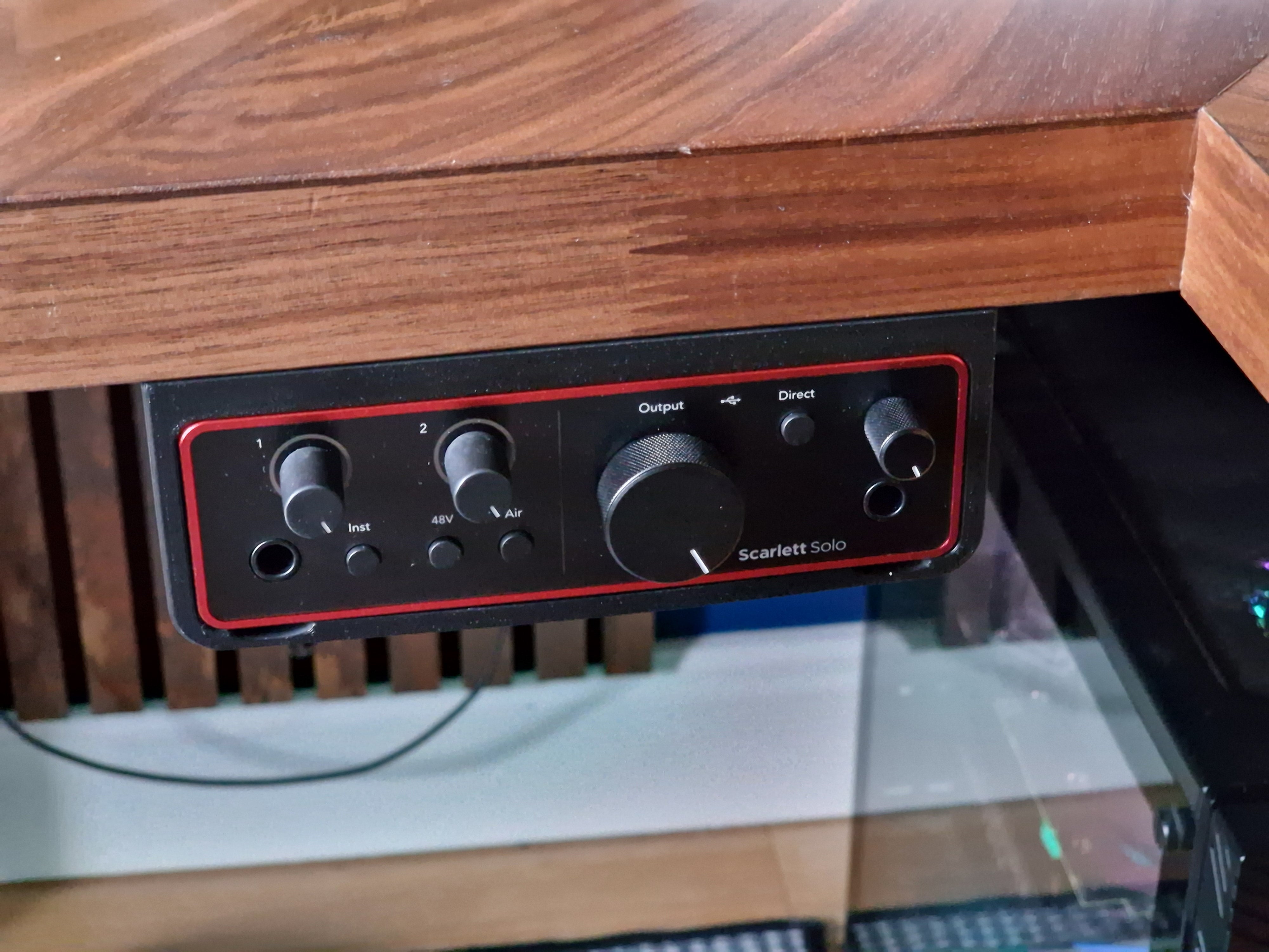 Soporte debajo del escritorio para Focusrite Scarlett Solo 4.ª generación