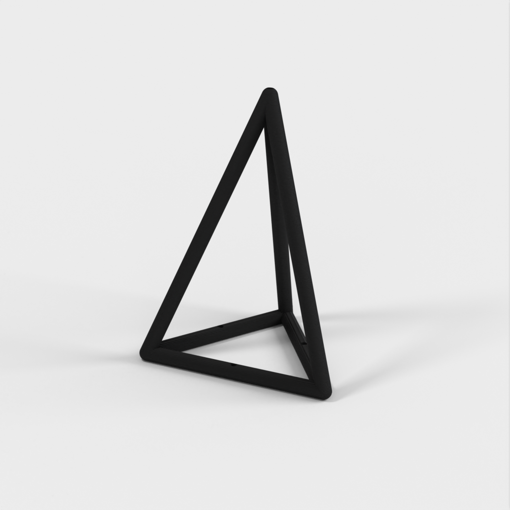 Marco piramidal triangular regular