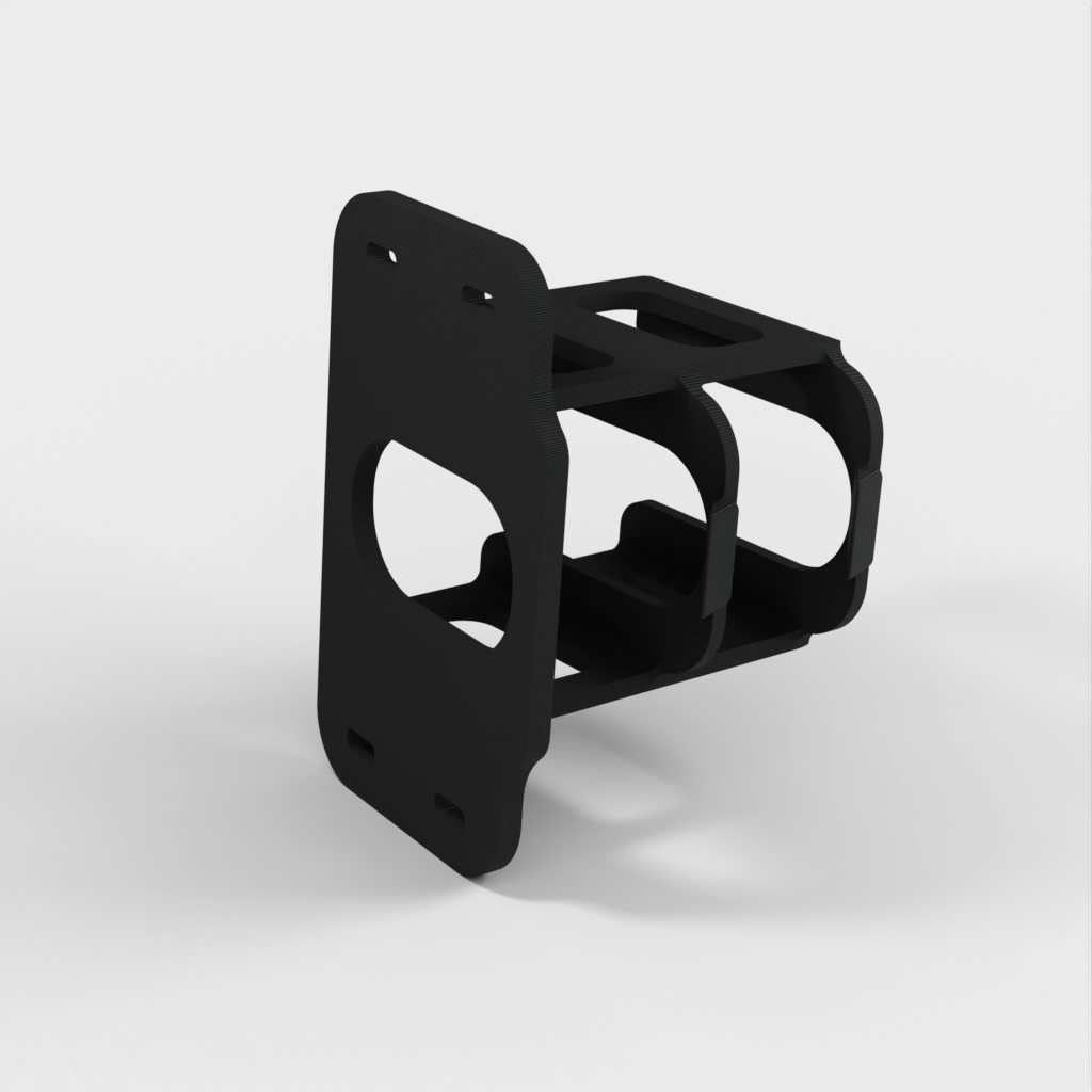 La tarjeta DeWalt 20v Max VR se cuelga para guardarla entre estantes