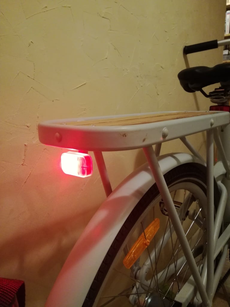 Adaptador de luz Decathlon Vioo Clip 500 para bicicleta Ikea Sladda