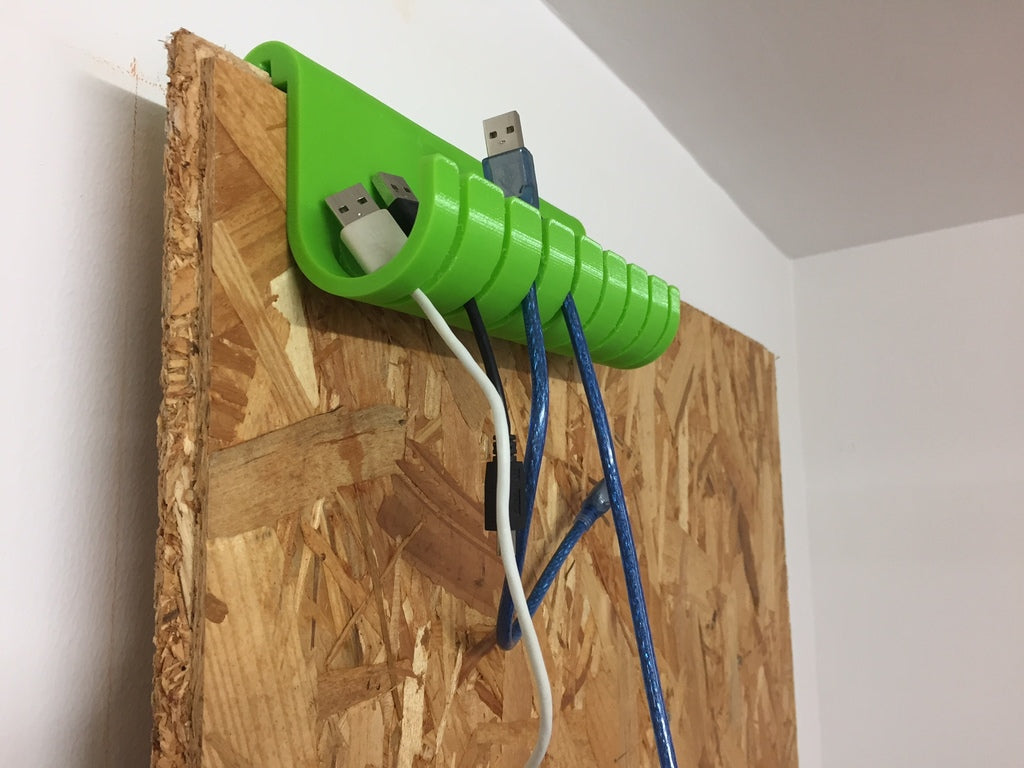 Soporte de cable USB para tablones de madera OSB
