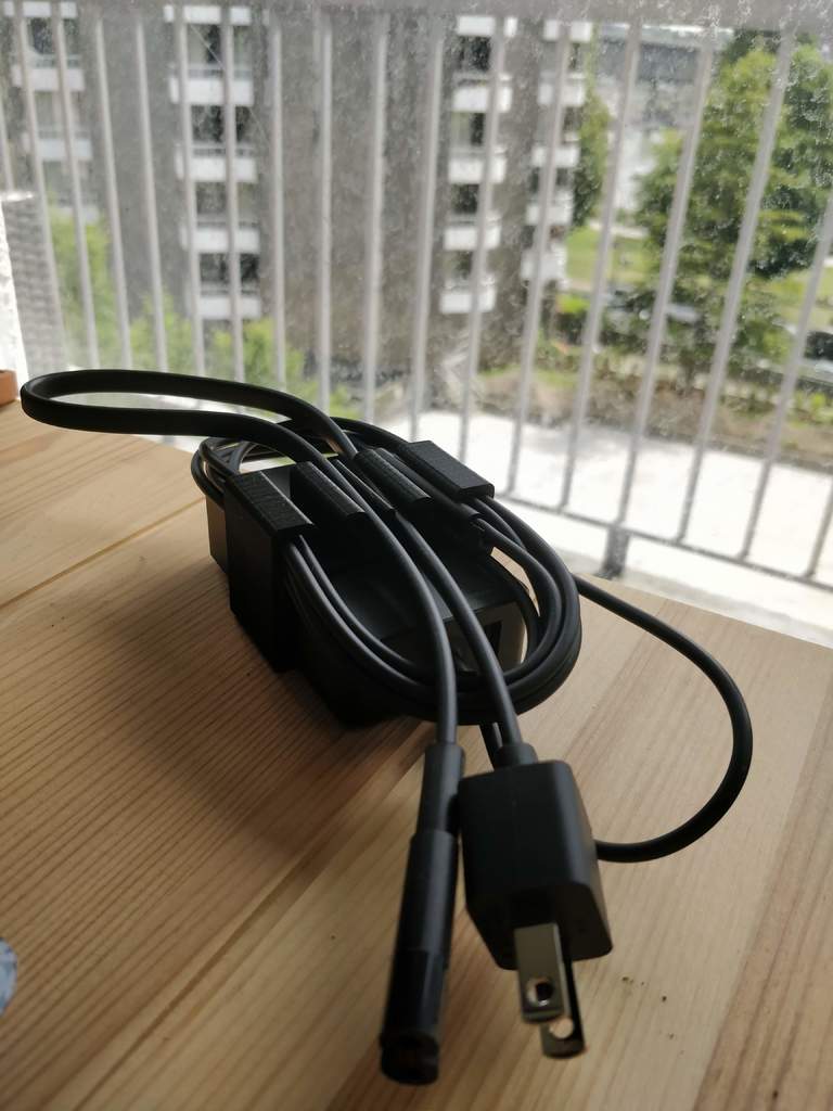 Surface Pro 6 - Soporte para el cable de alimentación
