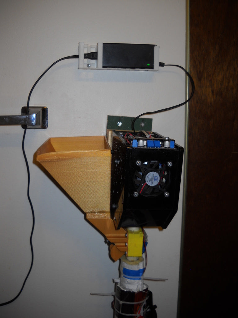 Fuente de alimentación Filastruder Montaje en pared con soporte para cables