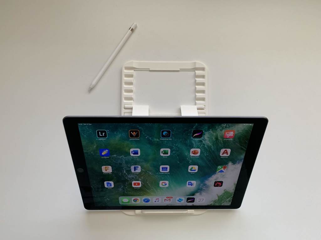 Soporte ajustable para iPad (remezcla ampliada)