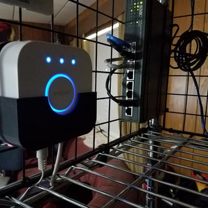 Montaje en pared para Philips Hue Hub (Gen2) con abrazadera para cables