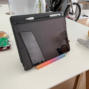 Soporte versátil para iPad para una comodidad de visualización óptima