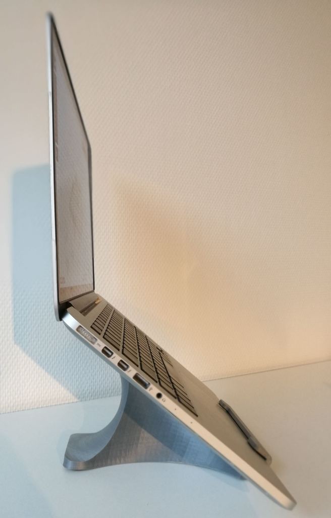 Elegante soporte para MacBook Pro para modelos de 13" y 15"
