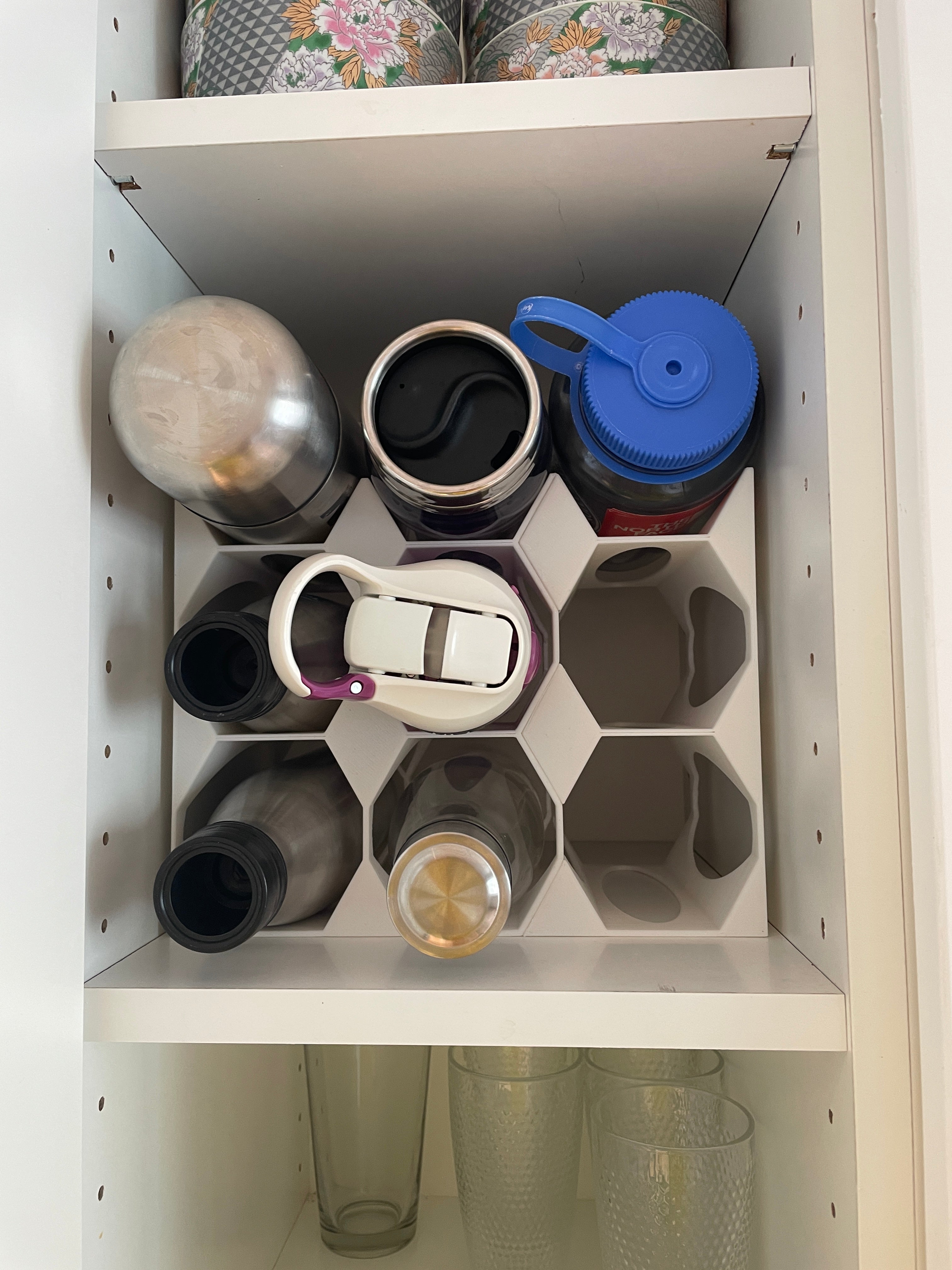 Práctico botellero para botellas de agua y vino