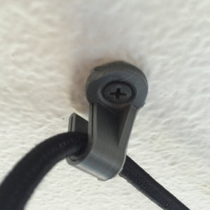 Gancho universal para cables y luces