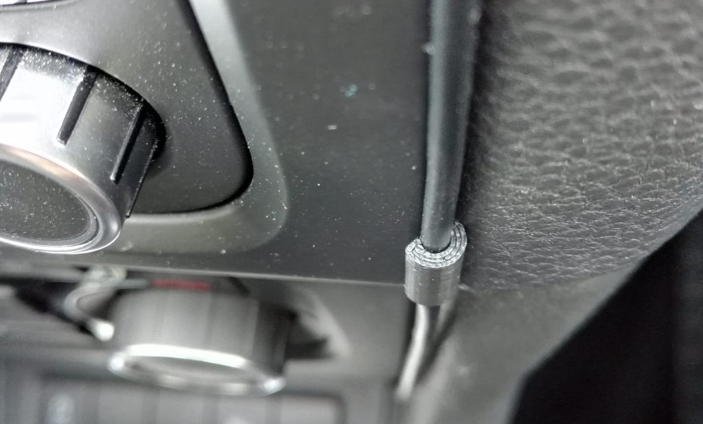 Soporte de cable para el tablero - Gestión de cables eficiente