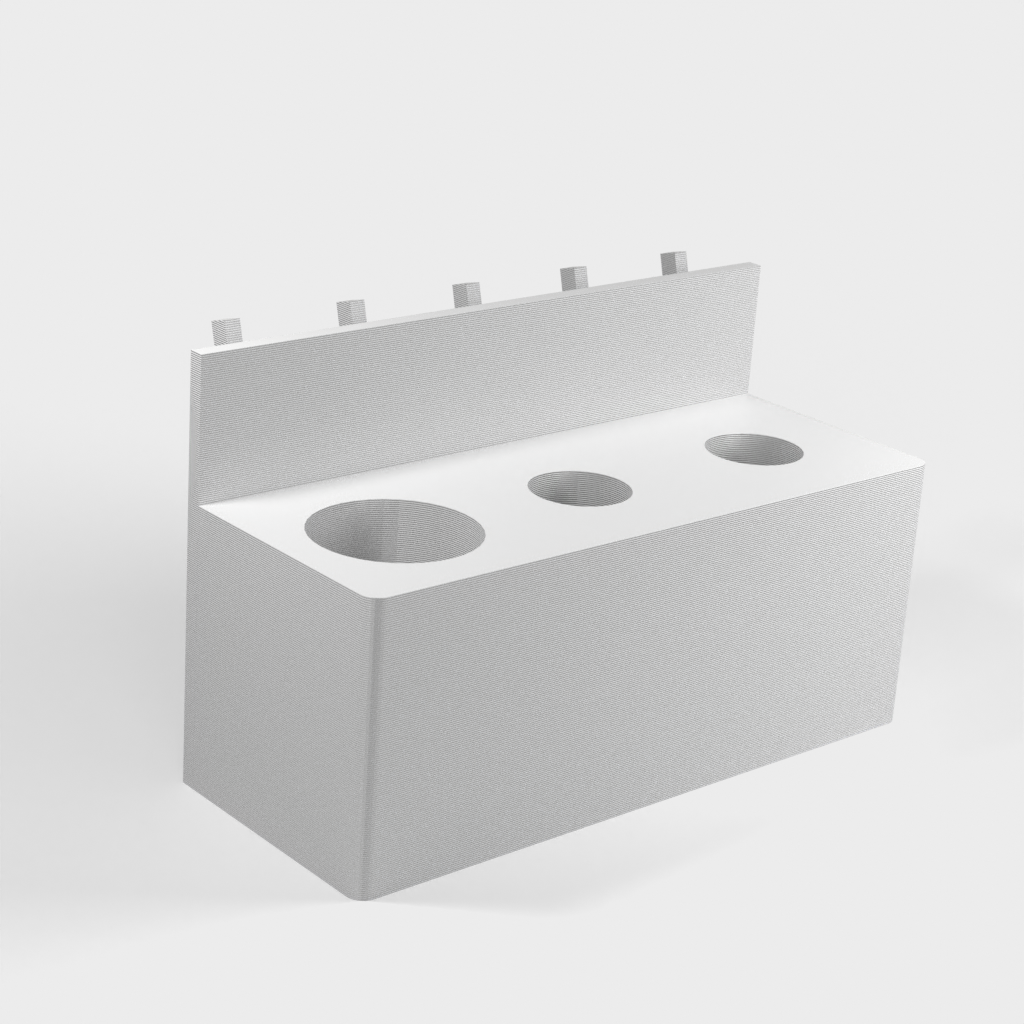 Soporte de tablero perforado para destornilladores de distintos tamaños y tipos