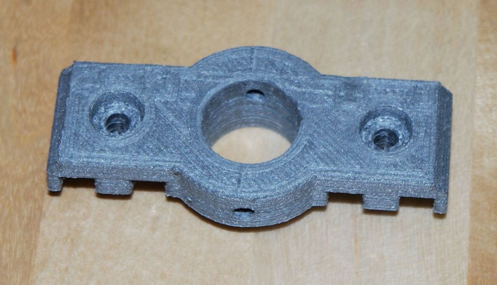 Soporte German RepRap NEO E3D V6 con enchufe integrado y gestión de cables