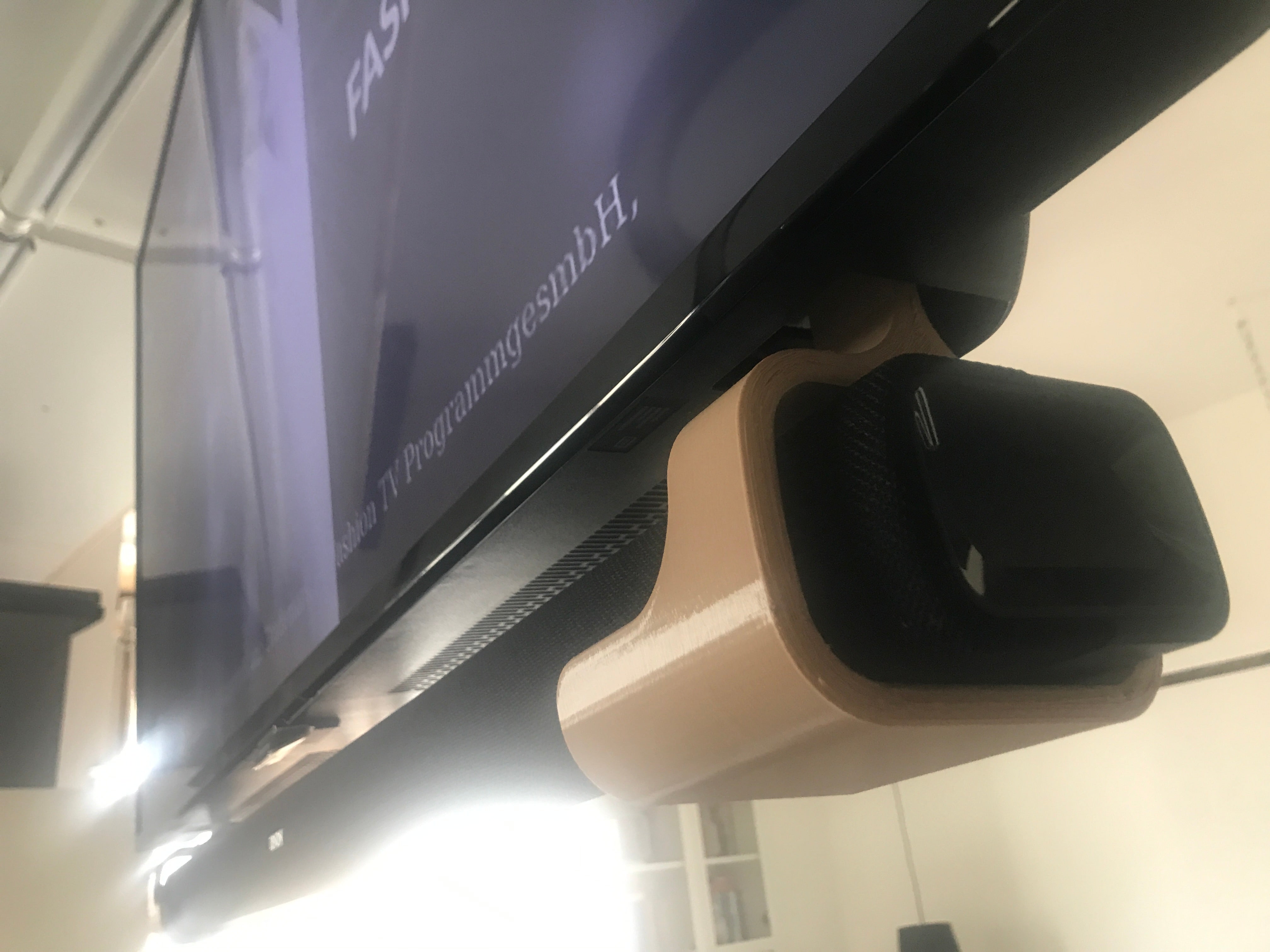 Soporte para barra de sonido Denon debajo de TV Philips