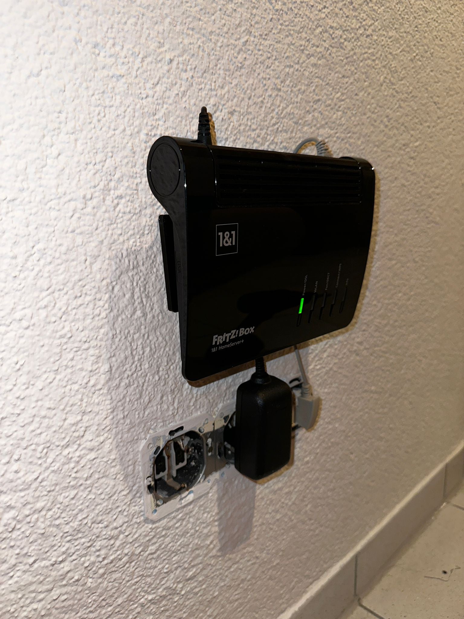 Soporte de pared FRITZ!Box 7530 AX