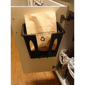 Soporte práctico para bolsas de compostaje en la cocina