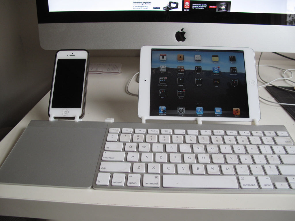 Soporte sencillo para iPhone y iPad para teclado y trackpad inalámbricos de Apple