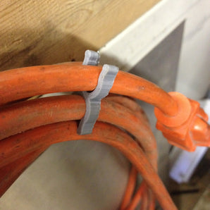 Práctico clip para cables para la gestión de cables