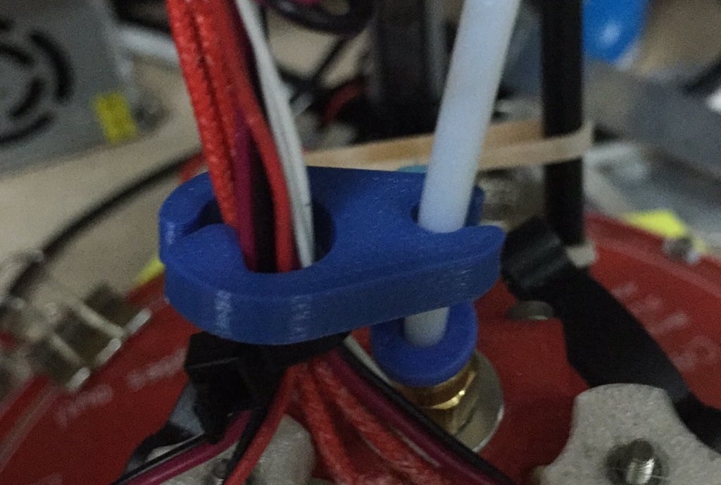 Cable y abrazadera de tubo