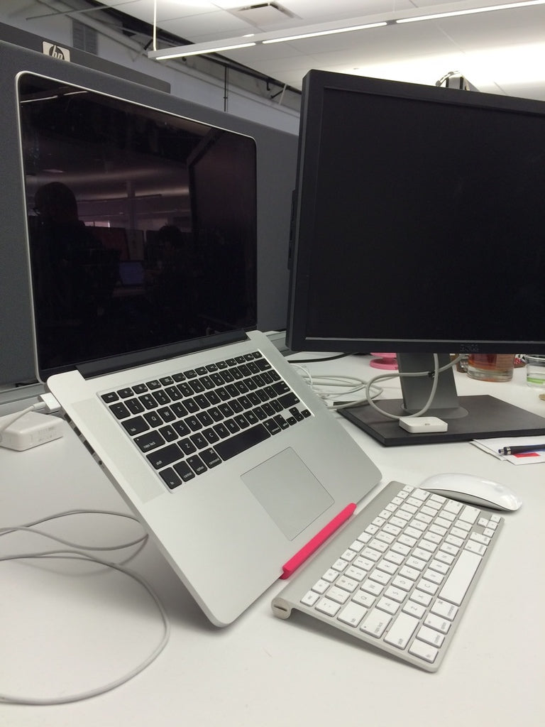Soporte para MacBook Pro: estabilidad y ergonomía mejoradas