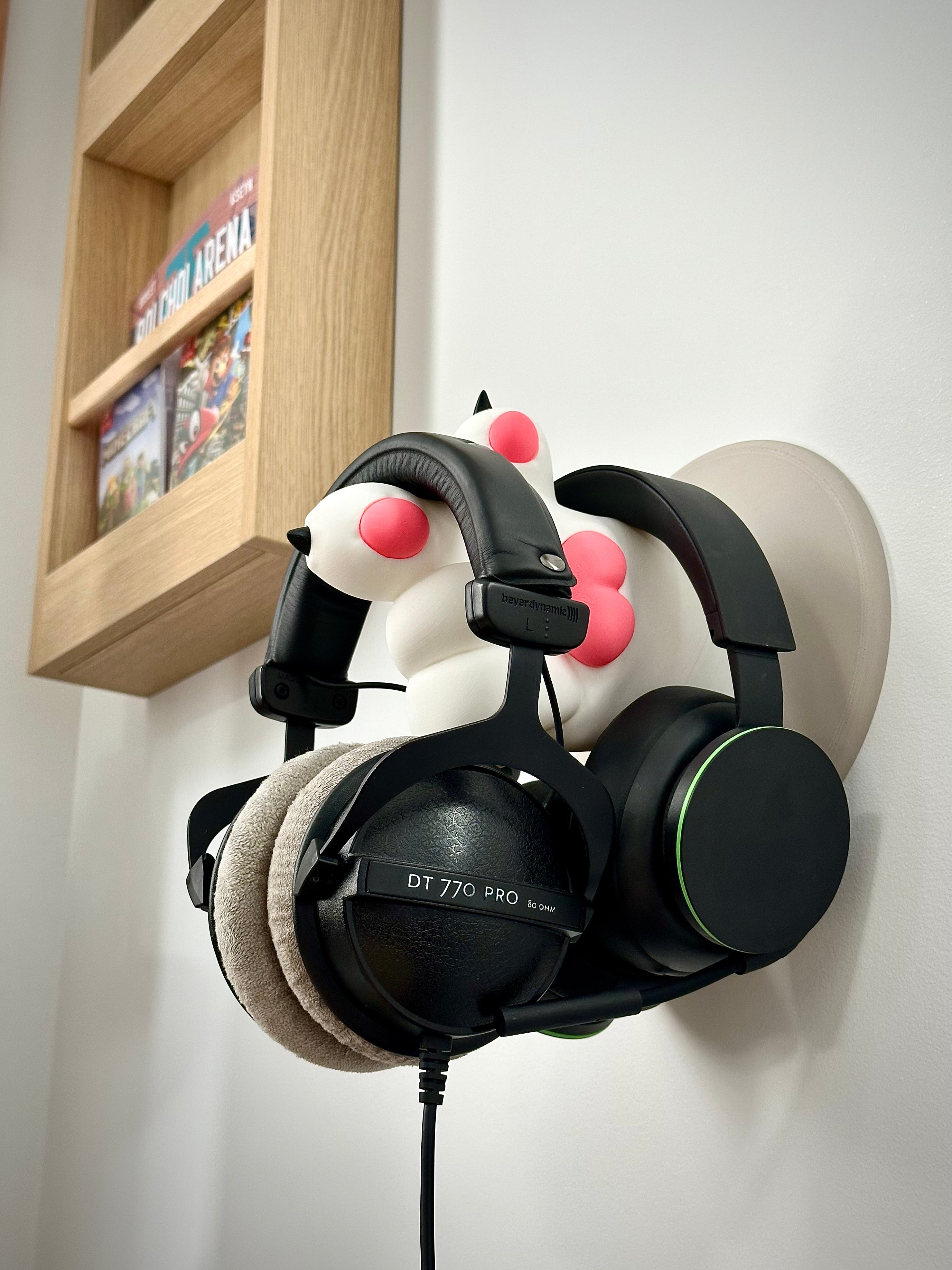 Soporte de pata de gato montado en la pared para auriculares y bolsos
