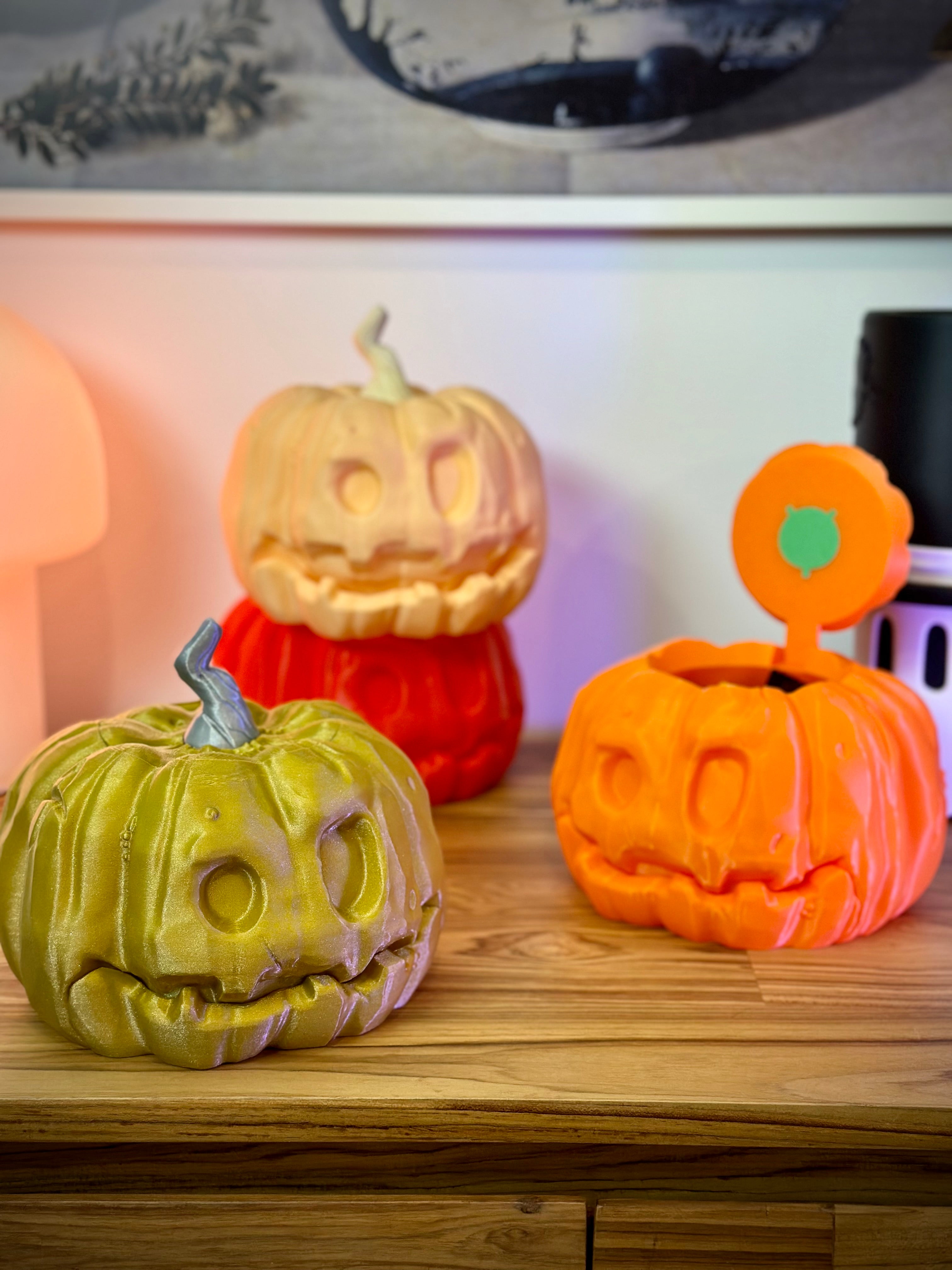 Cubo articulado de calabaza de Halloween para dulces