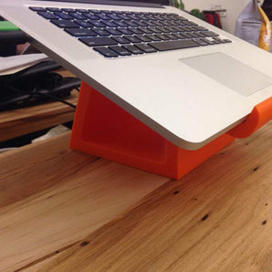 Soporte ergonómico y que ahorra espacio para MacBook Pro